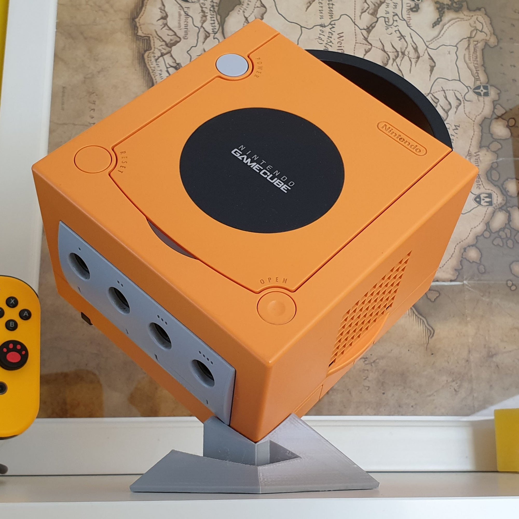 Nintendo GameCube Logo Dunk Corner Stand Unique Console Display System Holder